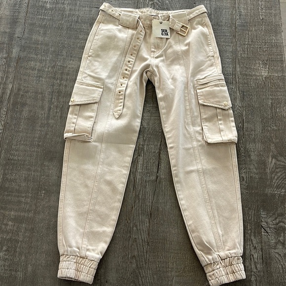 Liv pant , brand new - Picture 1 of 4